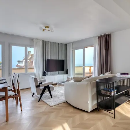 Feriehus Sea View House With Terrasse In Les Roses