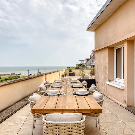 Sea View House With Terrasse In Les Roses *