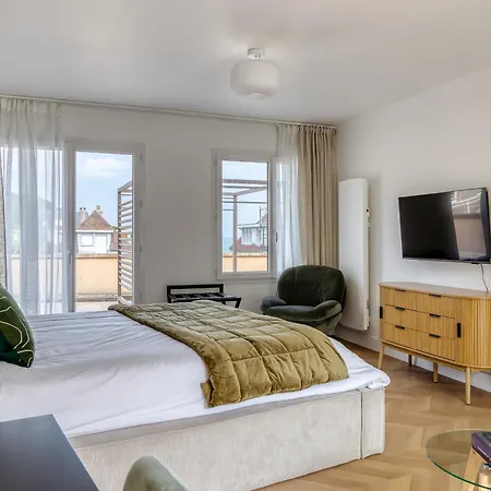 Sea View House With Terrasse In Les Roses Feriehus *