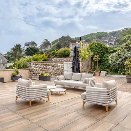 Sea View House With Terrasse In Les Roses *