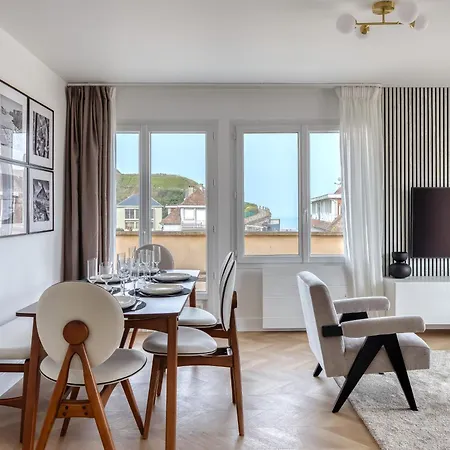 Feriehus Sea View House With Terrasse In Les Roses *